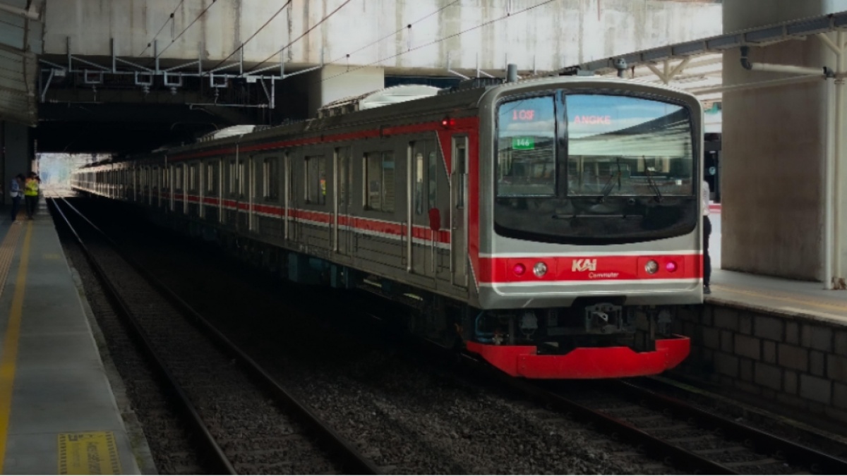 KAI Commuter Batalkan 7 Perjalanan KRL Bogor Pagi Ini, Dua Rangkaian Masih 'Opname' di Bukit Duri