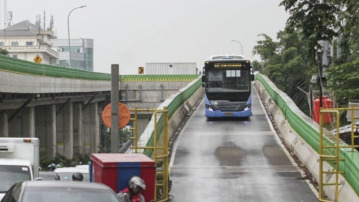 Ada Aksi Massa di Monas dan Balai Kota, Cek Rute Transjakarta yang Dialihkan Sore Ini