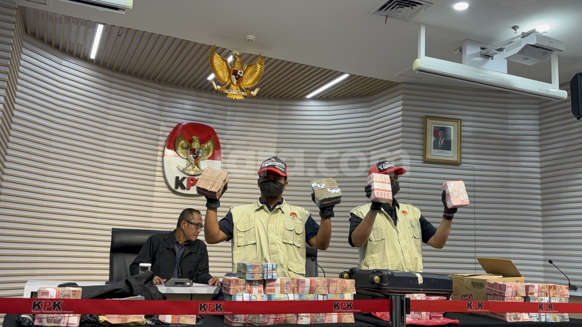 KPK Amankan Rp 2,7 Miliar dalam OTT Bupati Pemalang, Ada Uang di Rekening hingga Koper