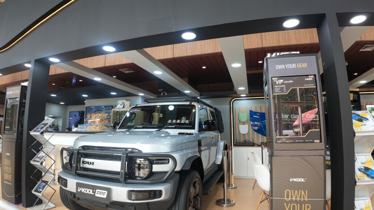 V-KOOL Rilis Luxor Gold Pelindung Cat Mobil Terbaru GIIAS 2026
