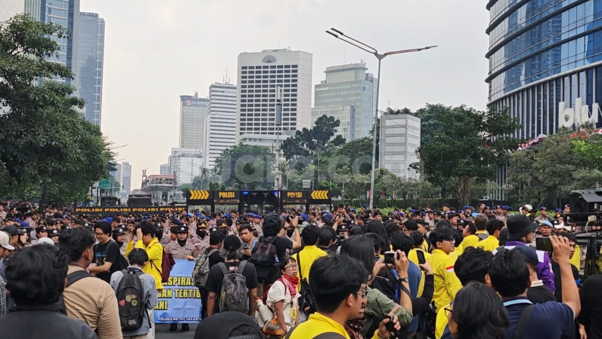 Dihadang Polisi di UOB Plaza, Massa UI: Ini Bukti Kita Belum Merdeka!