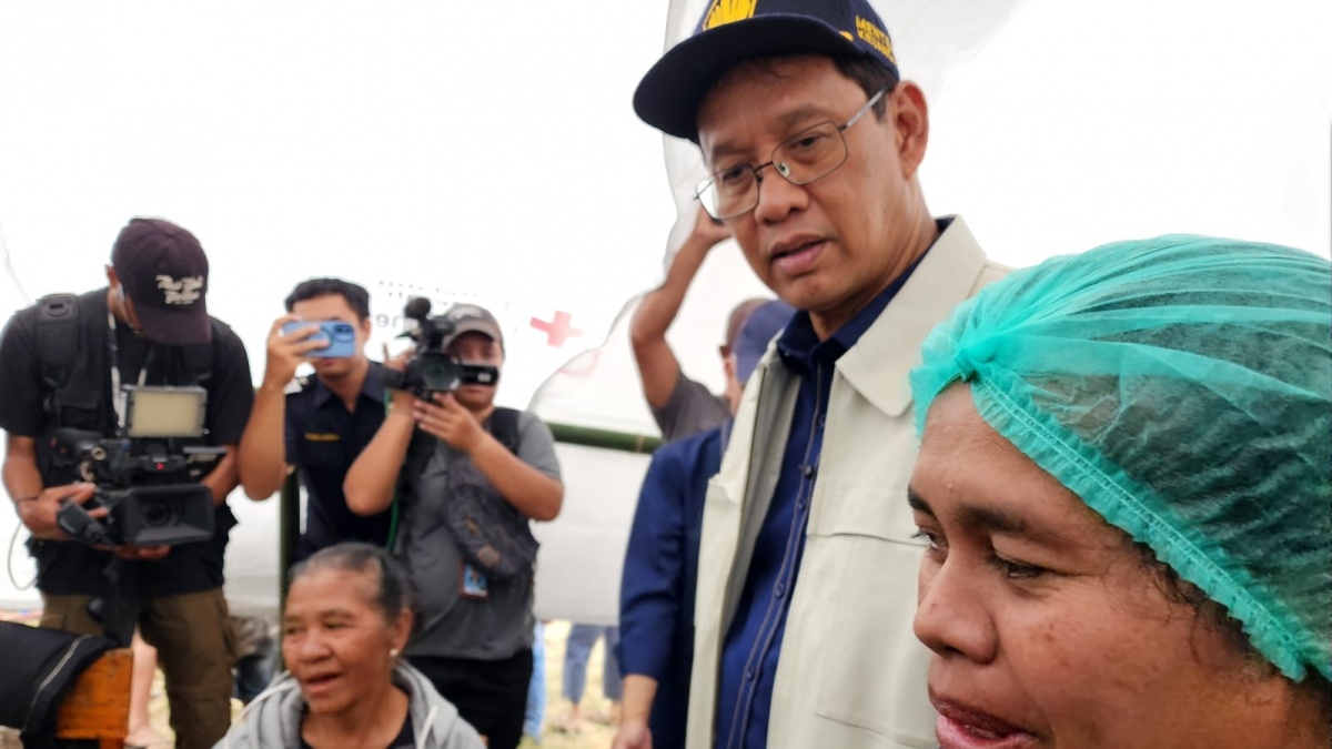 Temui Korban Gempa NTT, Purbaya: Presiden Prabowo Tidak Melupakan Kondisi Masyarakat
