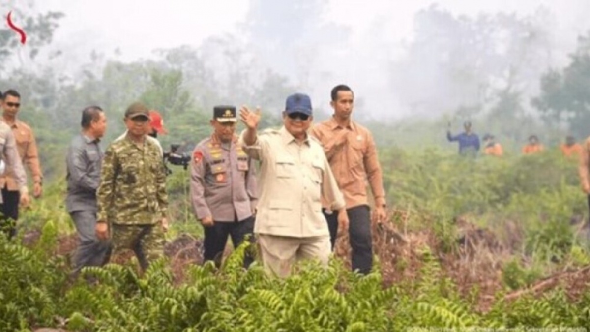 Dadah-dadah Prabowo dengan Latar Asap Kebakaran Kalimantan, Publik: What Next Mr Presiden