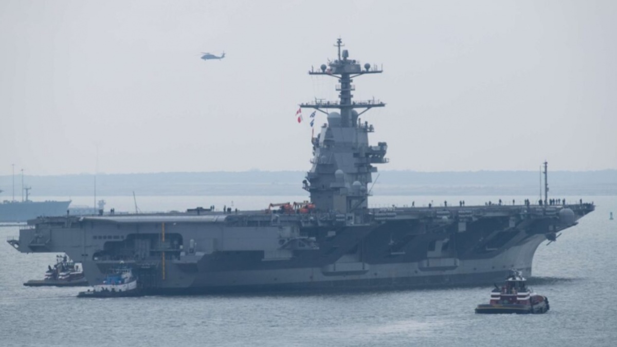 Tentara AL Tembak Mati Teman Sendiri di Kapal Induk USS John F. Kennedy