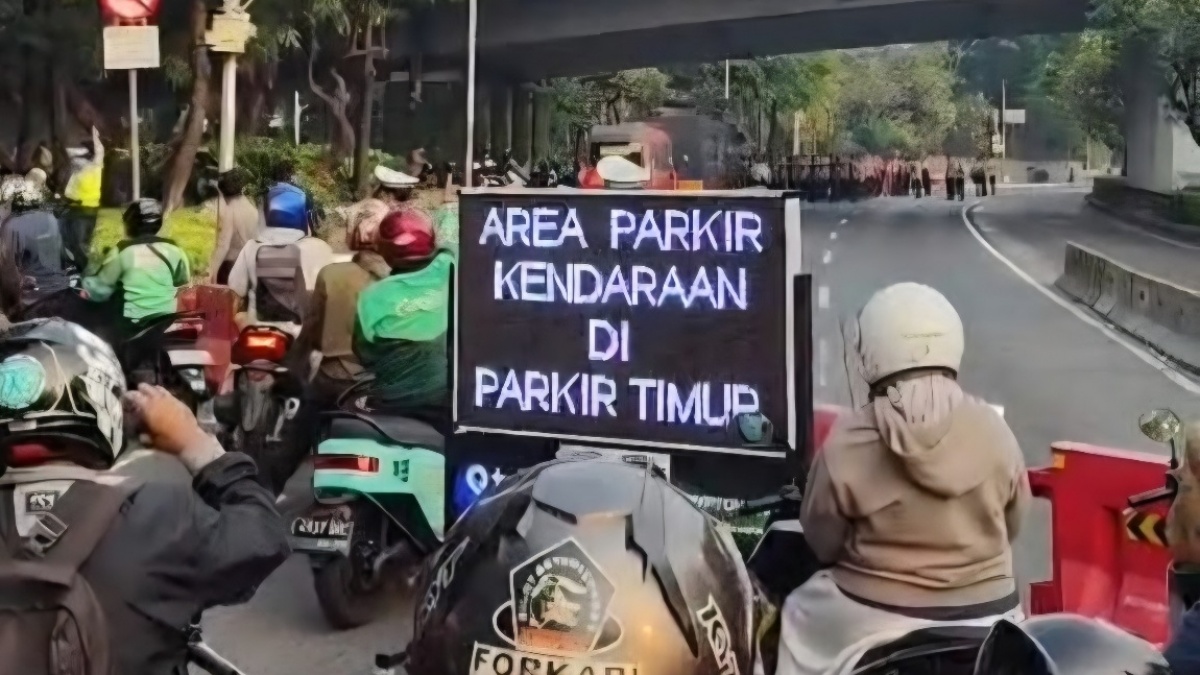 Jelang Demo, Akses Gatot Subroto ke DPR Ditutup