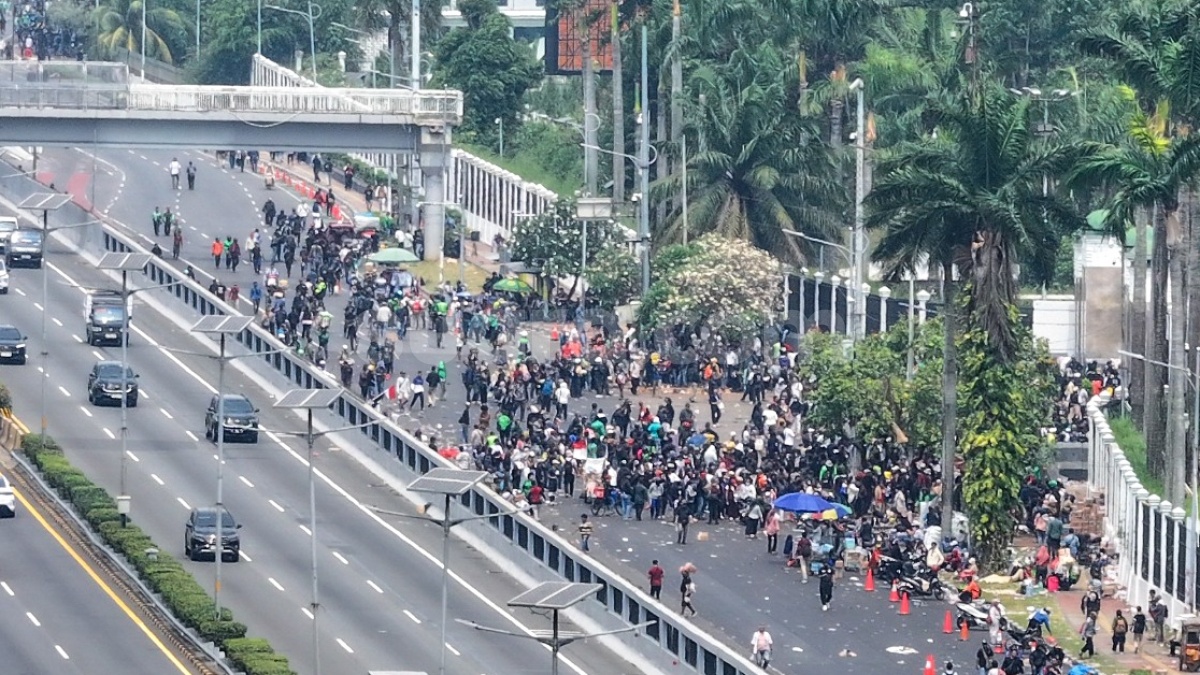 Sudah Bukan Waktunya Berharap ke DPR! Parlemen Kini Hanya Tameng Prabowo