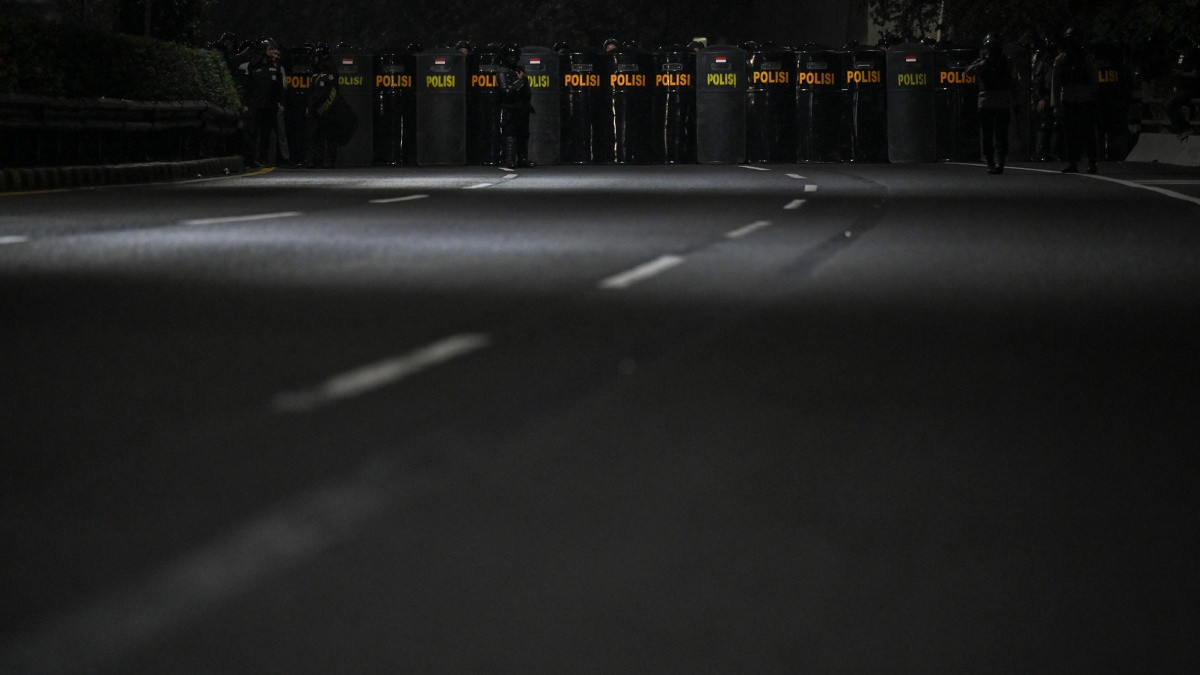 Belum Jadi Polisi Sipil, Watak Militer Bikin Polri Anggap Demo Ancaman Kekuasaan