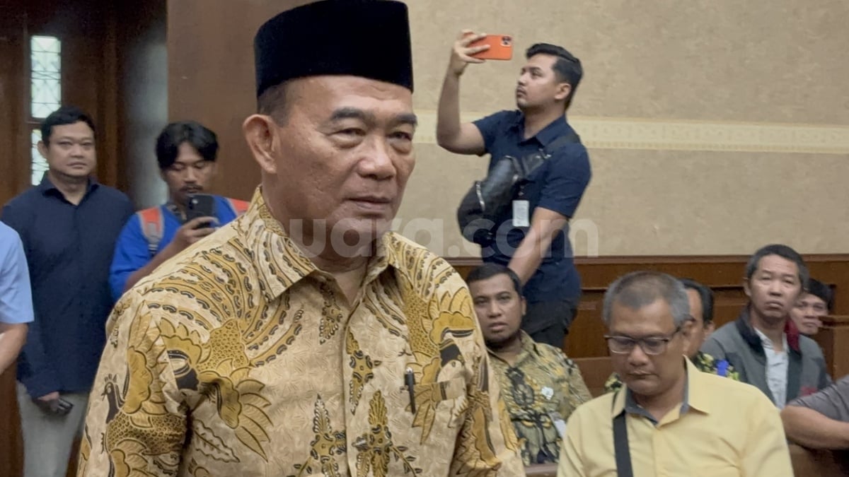 Pakai Batik dan Peci, Eks Menag Ad Interim Muhadjir Effendy Bersaksi di Sidang Korupsi Haji