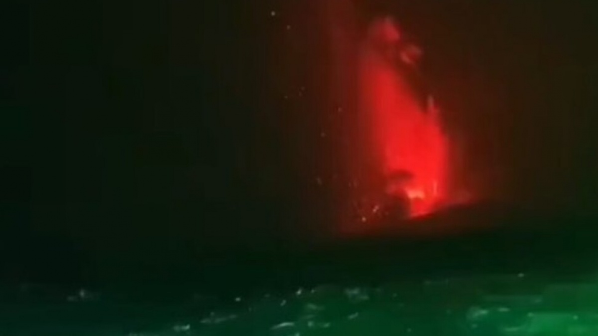 Gunung Anak Krakatau Meletus Abu Membubung 15 Km, BMKG Jepang Pantau Ancaman Tsunami