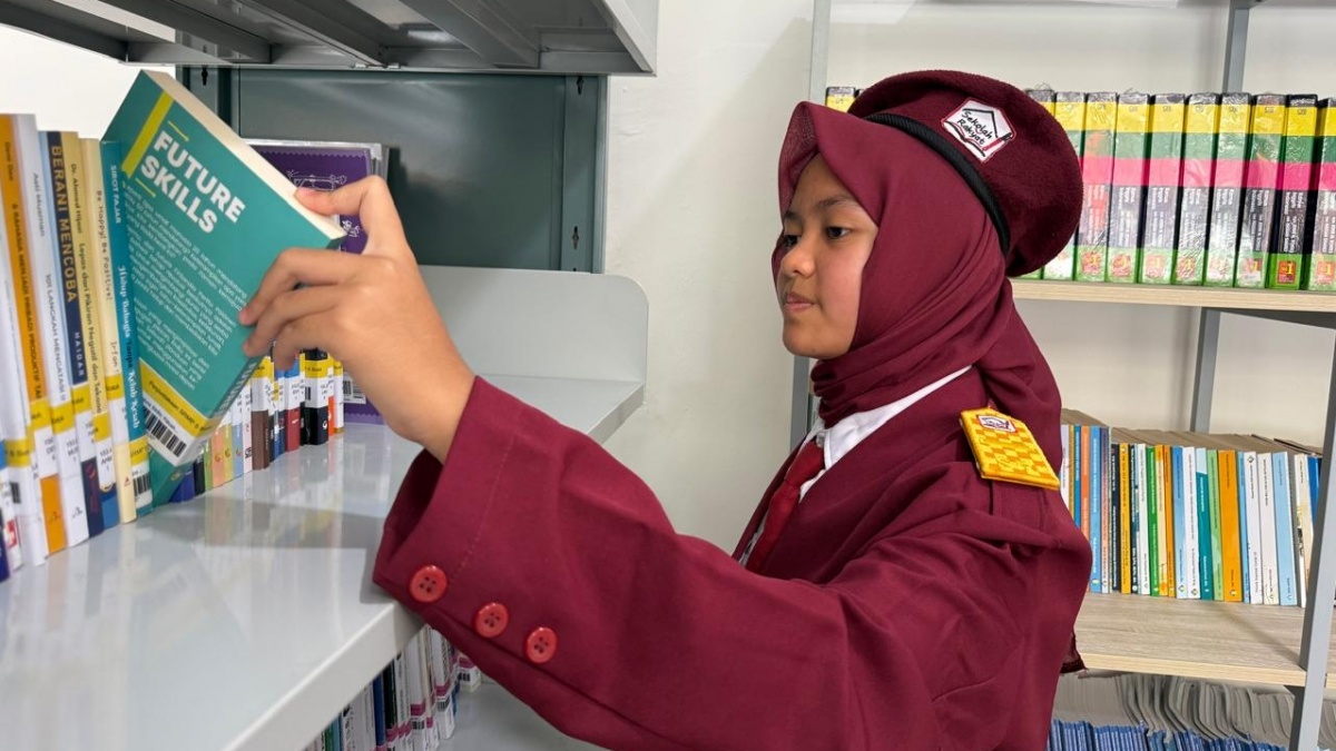 Sahabat Literasi Dorong Minat Baca Siswa Sekolah Rakyat Solok