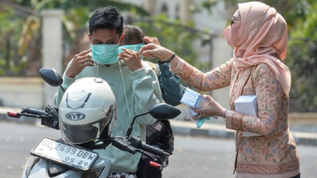 Tip Dokter Lulusan Harvard Hadapi Abu Krakatau Agar Kulit Tak Iritasi