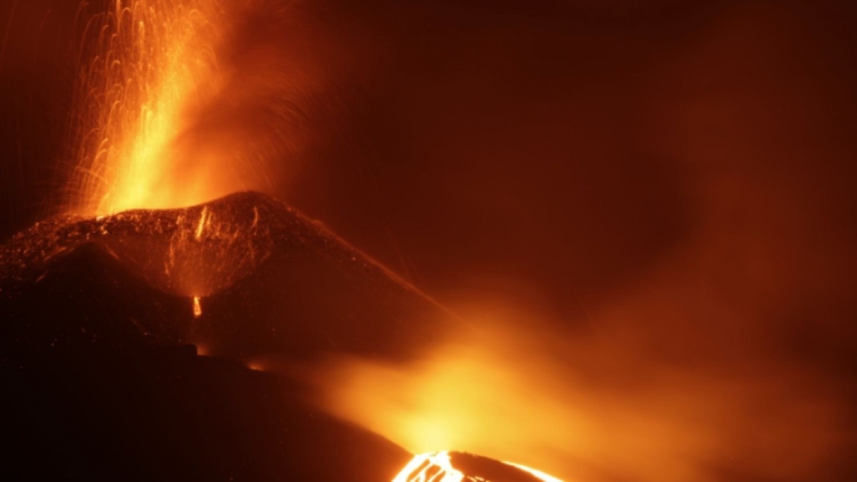 Bantah Teori Konspirasi Asing di Balik Erupsi Gunung, Pakar UGM: Proses Alami