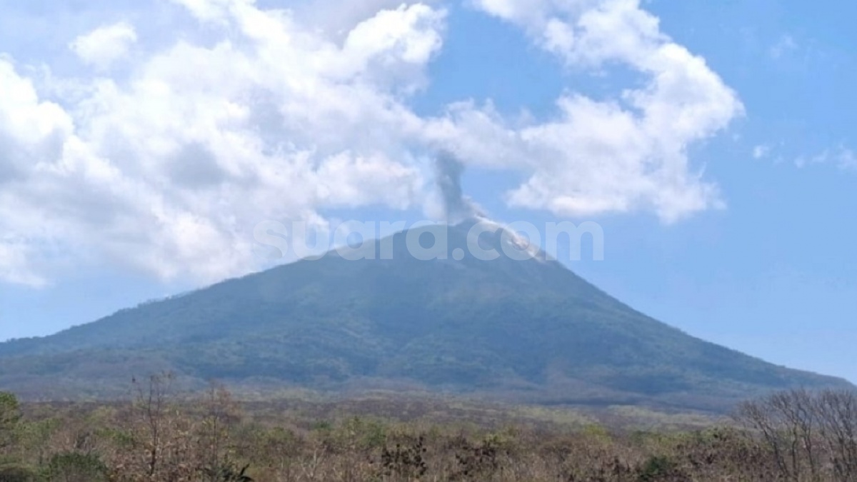 Gunung Ili Lewotolok Erupsi Lagi, Kementerian Bahlil Minta Warga Diminta Jauhi Radius 3 Km