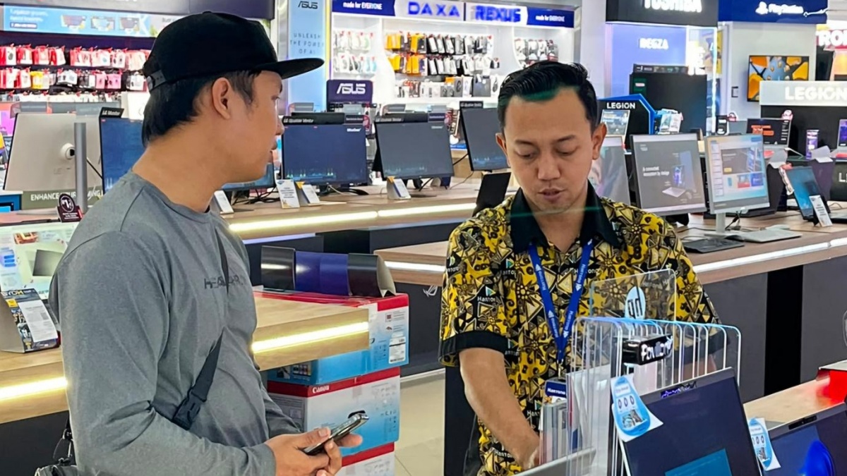 Belanja Elektronik Makin Mudah via Online, Ini Alasan Konsumen Masih Datang ke Toko