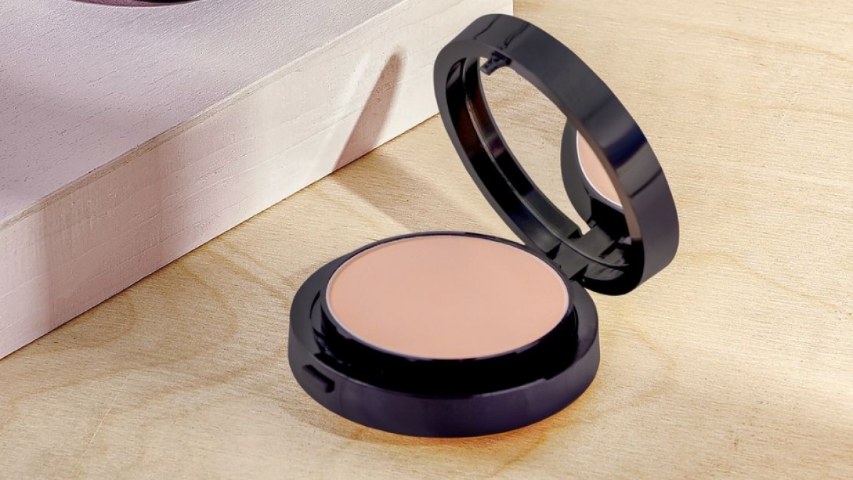 5 Rekomendasi Powder Foundation Terbaik untuk Kulit Berminyak, Matte dan Tahan Lama