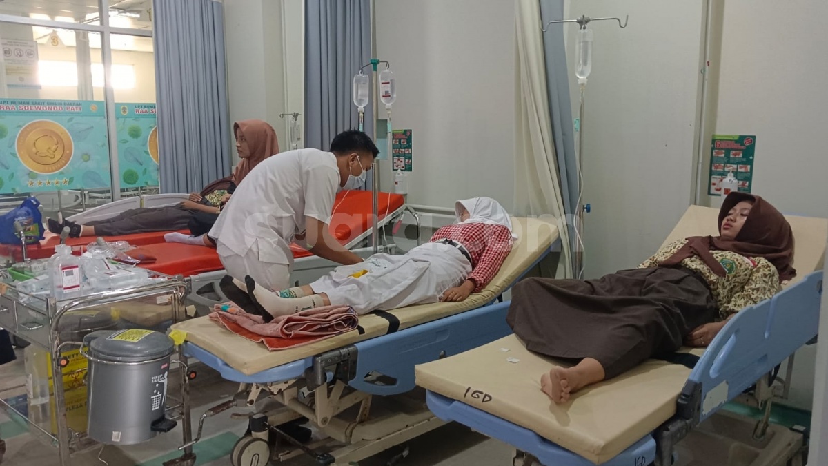 Siswi Yang Diduga Hilang Ingatan Karena Keracunan MBG Dirujuk ke RSCM, Ahli Turun Tangan