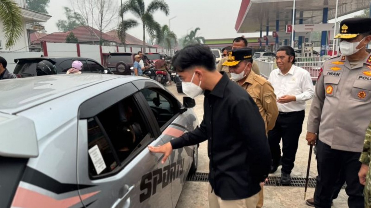 Antrean BBM Mengular di Palangka Raya, Gibran: Maaf, Ya