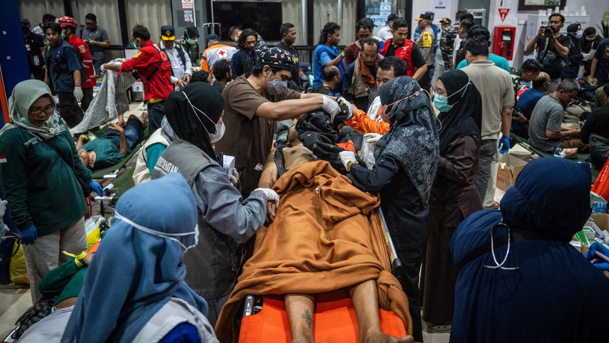 Dua Jenazah Korban KM Virgo Dievakuasi Pakai Helikopter dari Tengah Laut