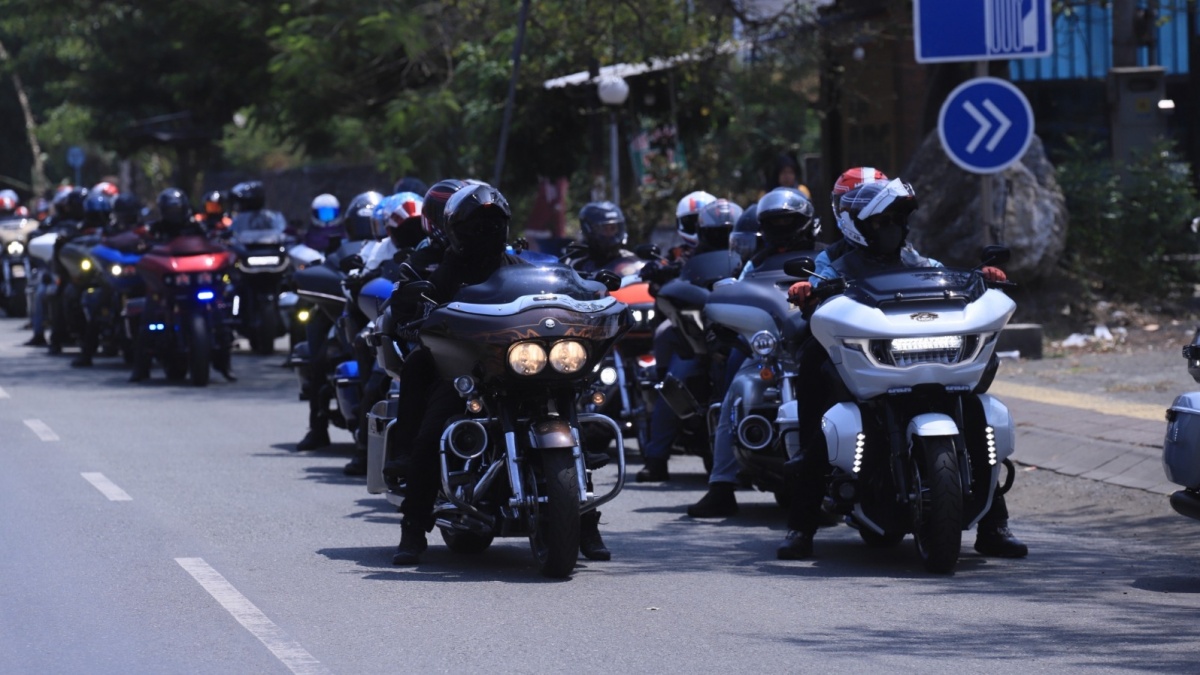 Touring Tanpa Pengawalan Bikers HOG Indomobil Buktikan Etika Berkendara di Jalan
