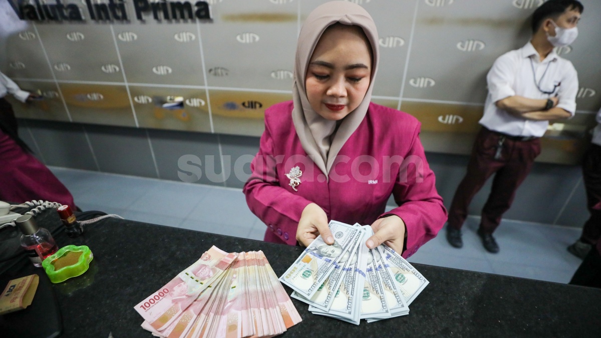 Rupiah Tahan Banting, Paling Kuat se-Asia di Level Rp17.889
