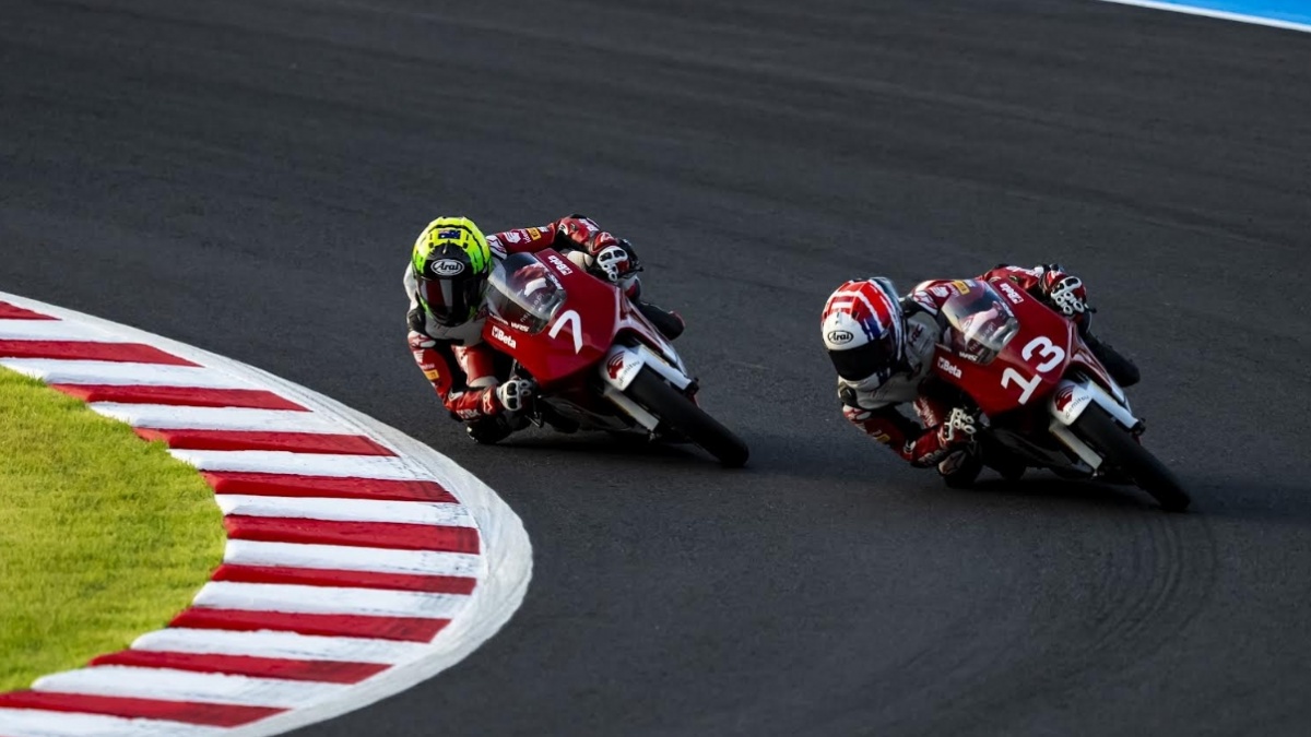 Drama Tikungan Terakhir Motegi! Badly Sukses Kunci Podium Perdana Idemitsu Moto4 Asia Cup 2026