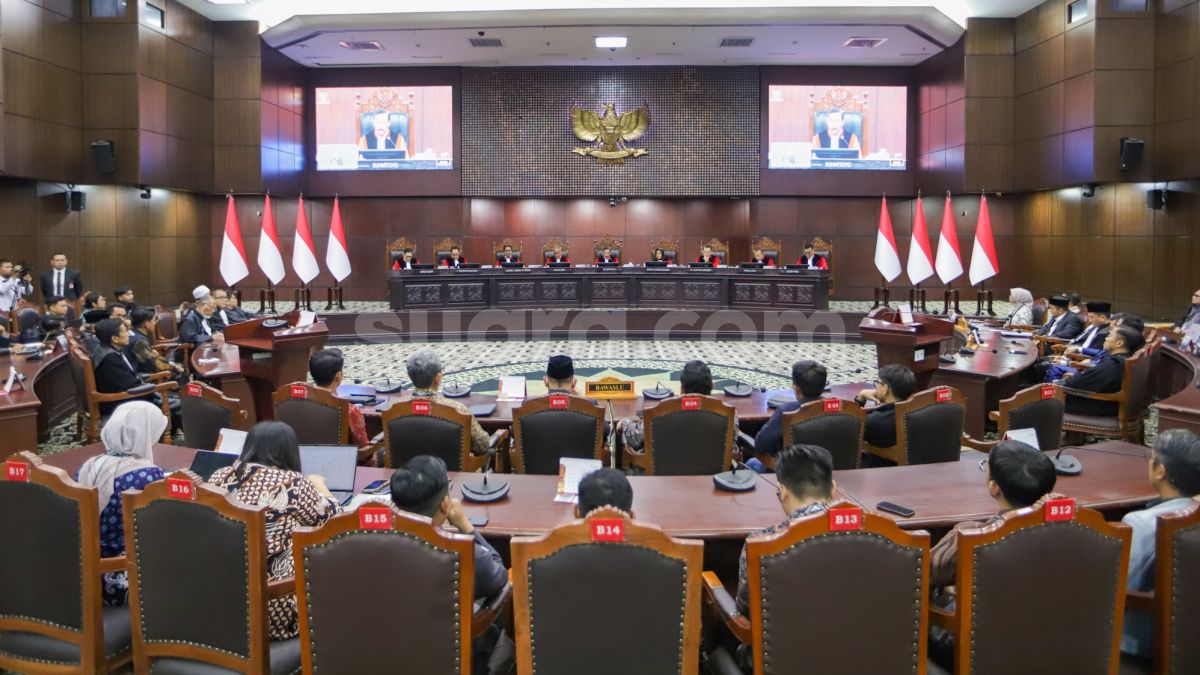 Putusan MK Jadi Bola Panas, DPR Bisa Mulai Pemakzulan Gibran!