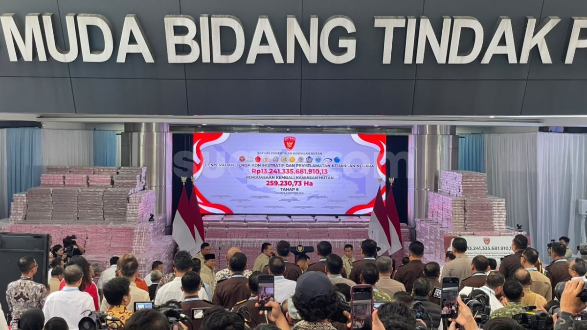 Satgas PKH Pamer Tumpukan Duit Rp13 Triliun Hasil Penyelamataan Keuangan Negara di Hadapan Prabowo