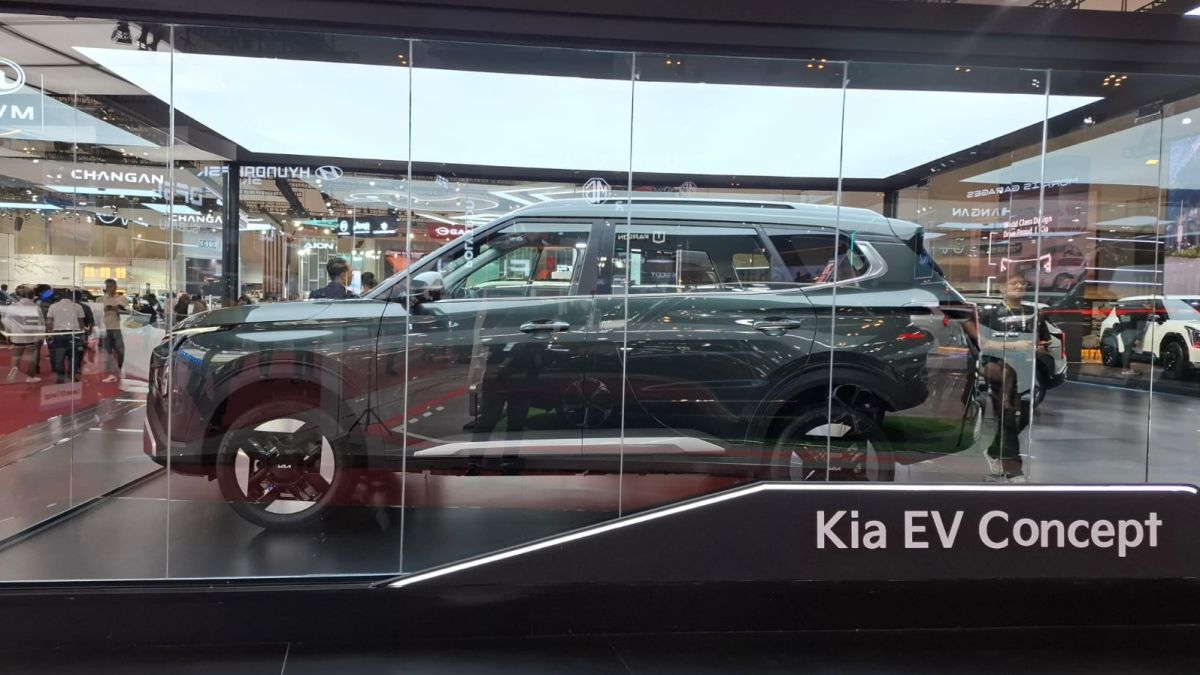 Kia Carens Siap Masuki Era Mobil Listrik di Indonesia