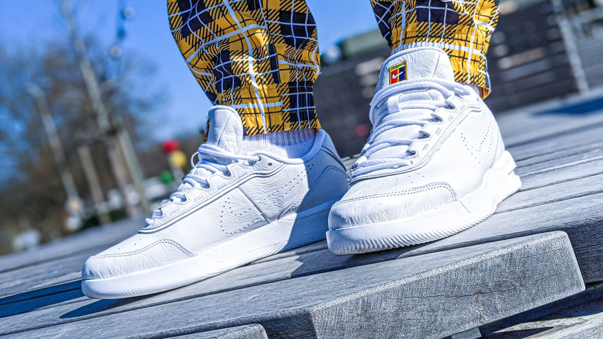 5 Rekomendasi Sneakers Putih Terbaik untuk Mix and Match Harian