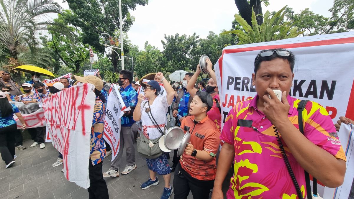 Akses Kerja Masih Terhalang Tembok, Ratusan Karyawan Club de Arjuna Kembali Geruduk Balai Kota