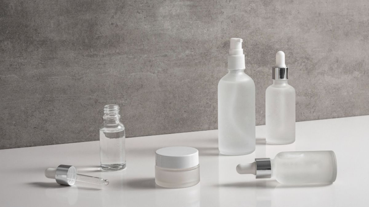 Urutan Pemakaian Skincare Malam Sebelum Tidur agar Kulit Glowing di Pagi Hari