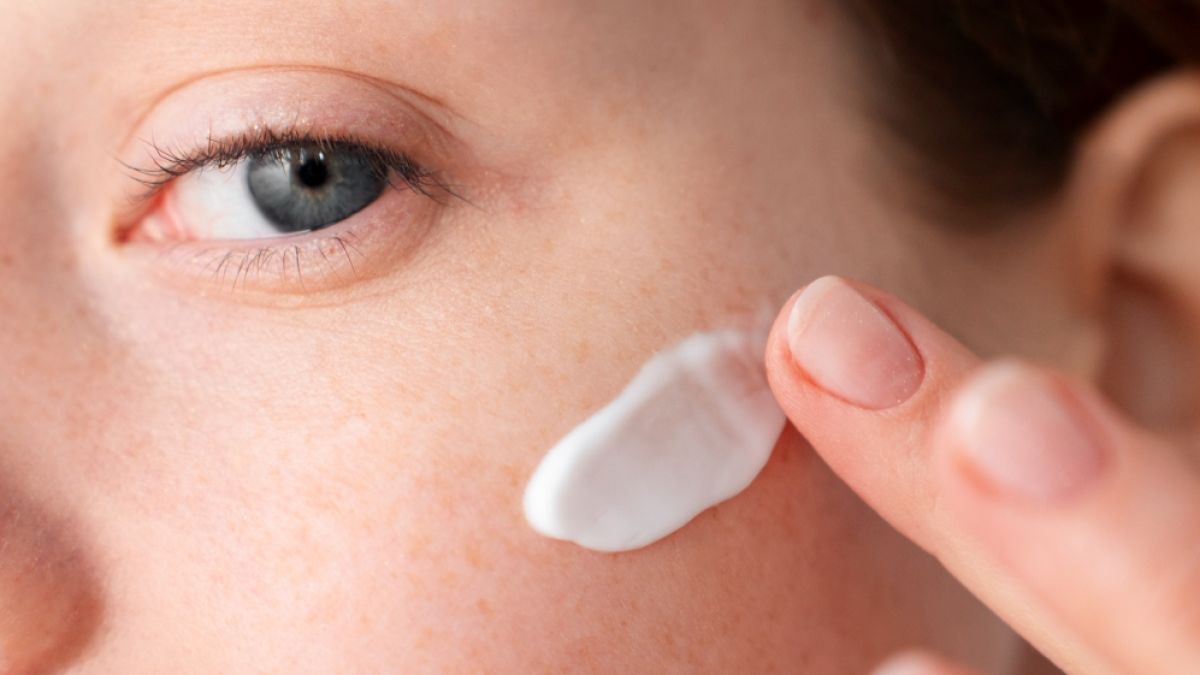 5 Rekomendasi Moisturizer Pencerah Wajah, Pemudar Bekas Jerawat, dan Flek Hitam