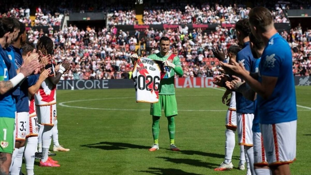Rayo Berikan Penghargaan untuk Emil Audero, Ultras Bikin Rusuh Bikin Laga Ditangguhkan