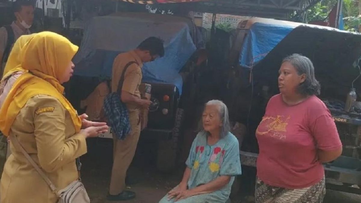Sudin KPKP Jaksel Ancam Ambil Anjing yang Dilepasliarkan Pemilik