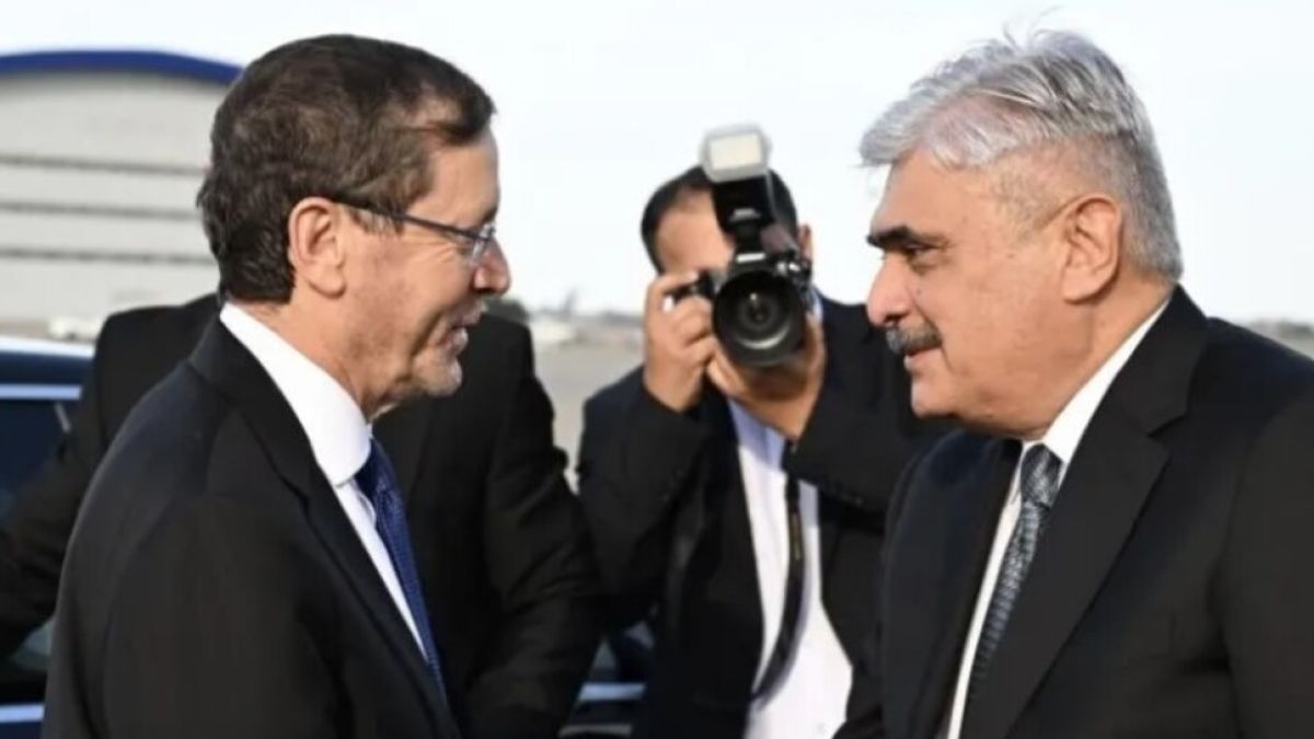 Protes Larangan Hijab di Sekolah Memanas, Azerbaijan Gelar Karpet Merah untuk Presiden Israel