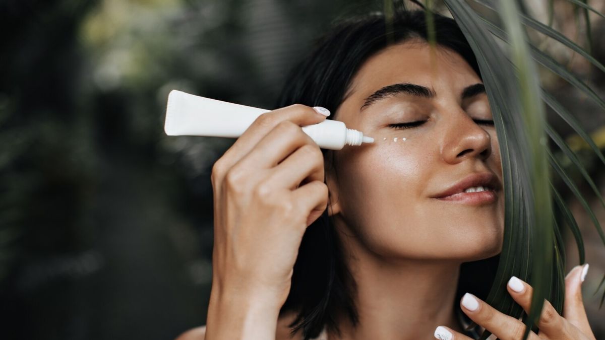 Kulit Berminyak dan Kusam? Ini 4 Rekomendasi Sunscreen Anti-Lengket Bikin Auto Glowing!