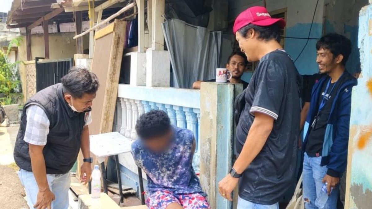 Kampung Ambon Kembali Digerebek, 7 Orang Positif Narkoba dan Senjata Tajam Disita