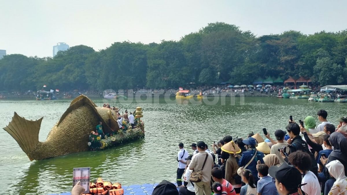 Festival Cilung 2026, 43 Perahu Berbahan Puluhan Ribu Sampah Plastik Hiasi Danau Sunter
