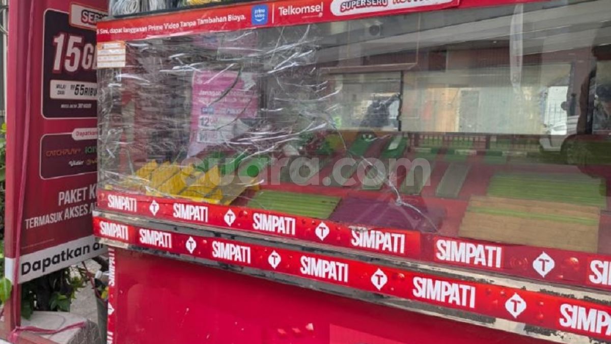Sisa Tawuran Manggarai: Gas Air Mata Masih Terasa, Pedagang Konter HP Rugi Rp2 Juta