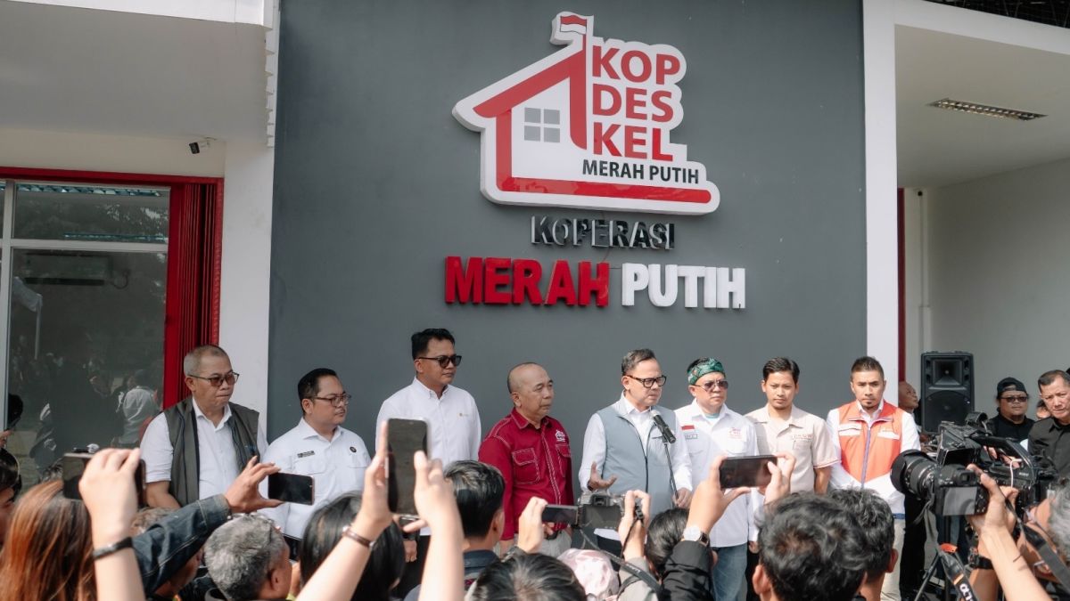 Dekatkan Layanan ke Desa, PLN & Wamendagri Dorong Transaksi Listrik Mudah Lewat KDKMP di Jawa Barat