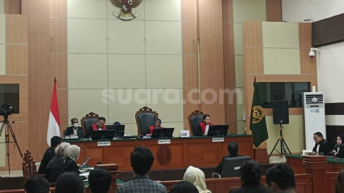 15 Dalil Perlawanan Mental di Sidang, Hakim Tolak Eksepsi Roy Suryo di Kasus Jokowi