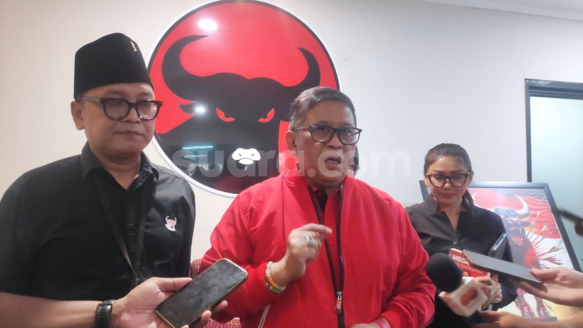 Soal 2 Tahun Pemerintahan, Hasto PDIP Sebut Gibran Jadi Beban Prabowo