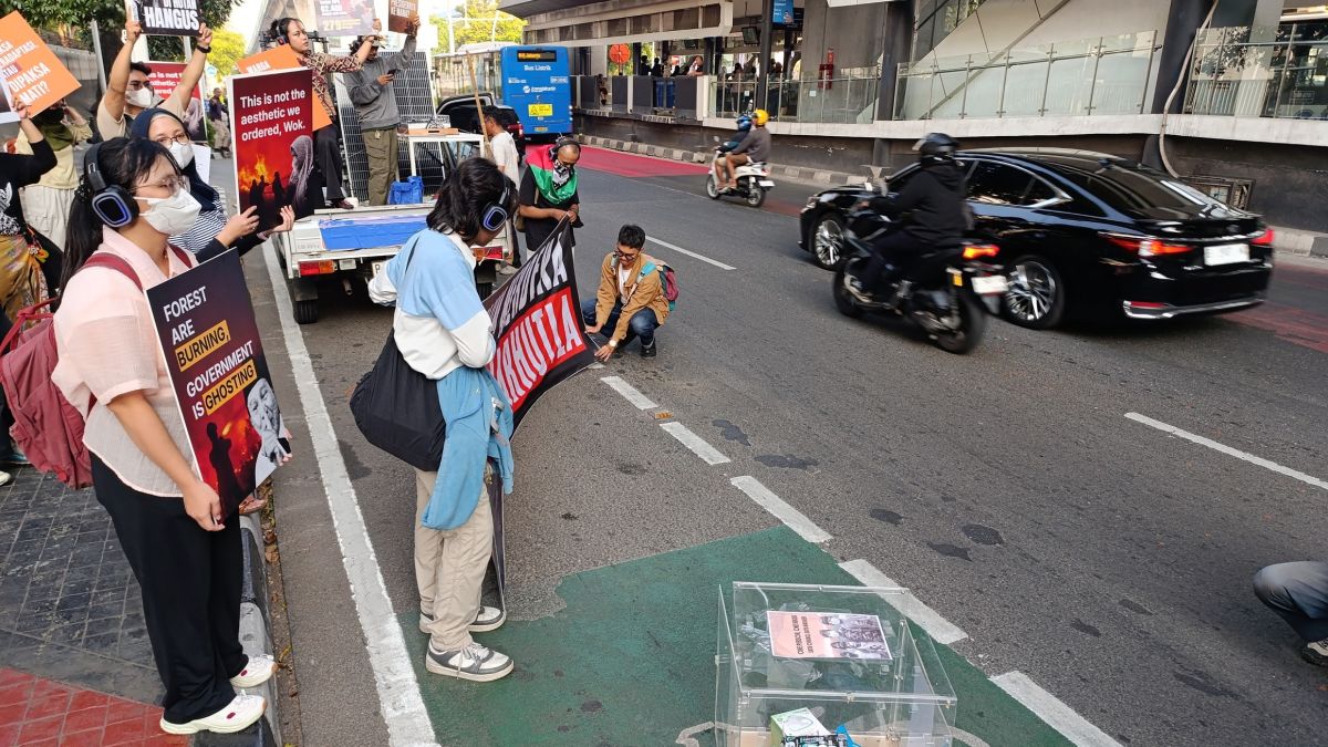 Sindir Pemerintah soal Karhutla, Enter Nusantara Demo Sambil Joget