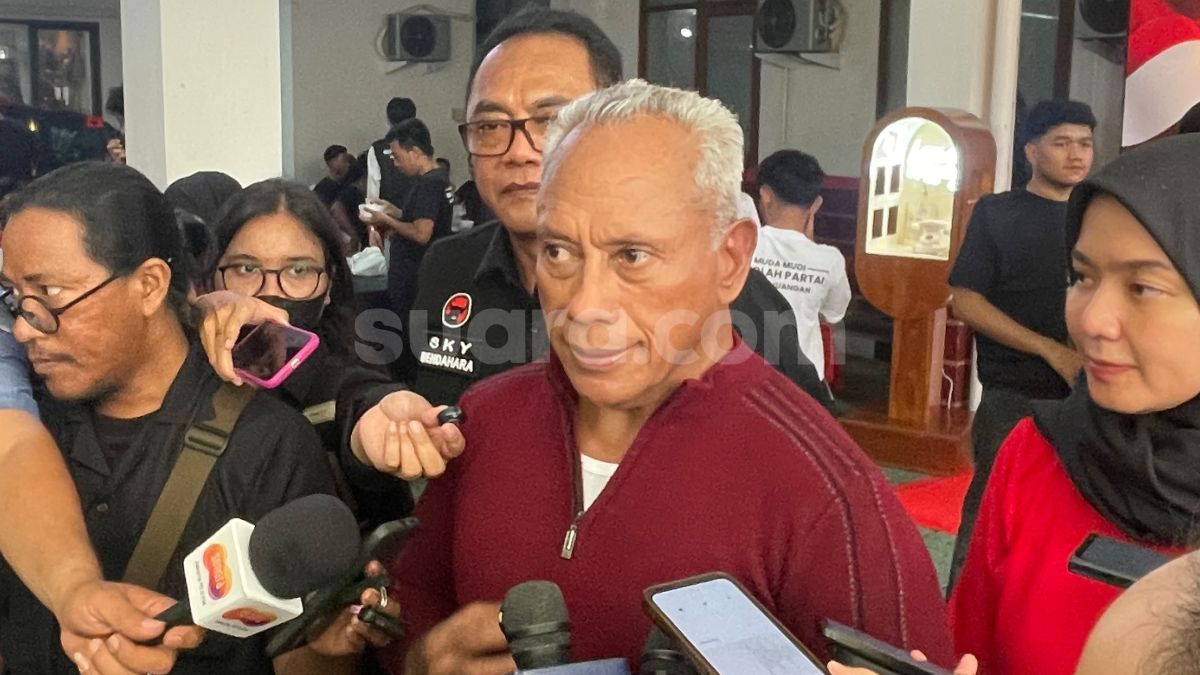 PDIP Tepis Jokowi Soal Operasi Politik Isu Pemakzulan Gibran: Tak Usah Sandiwara Terlalu Panjang!