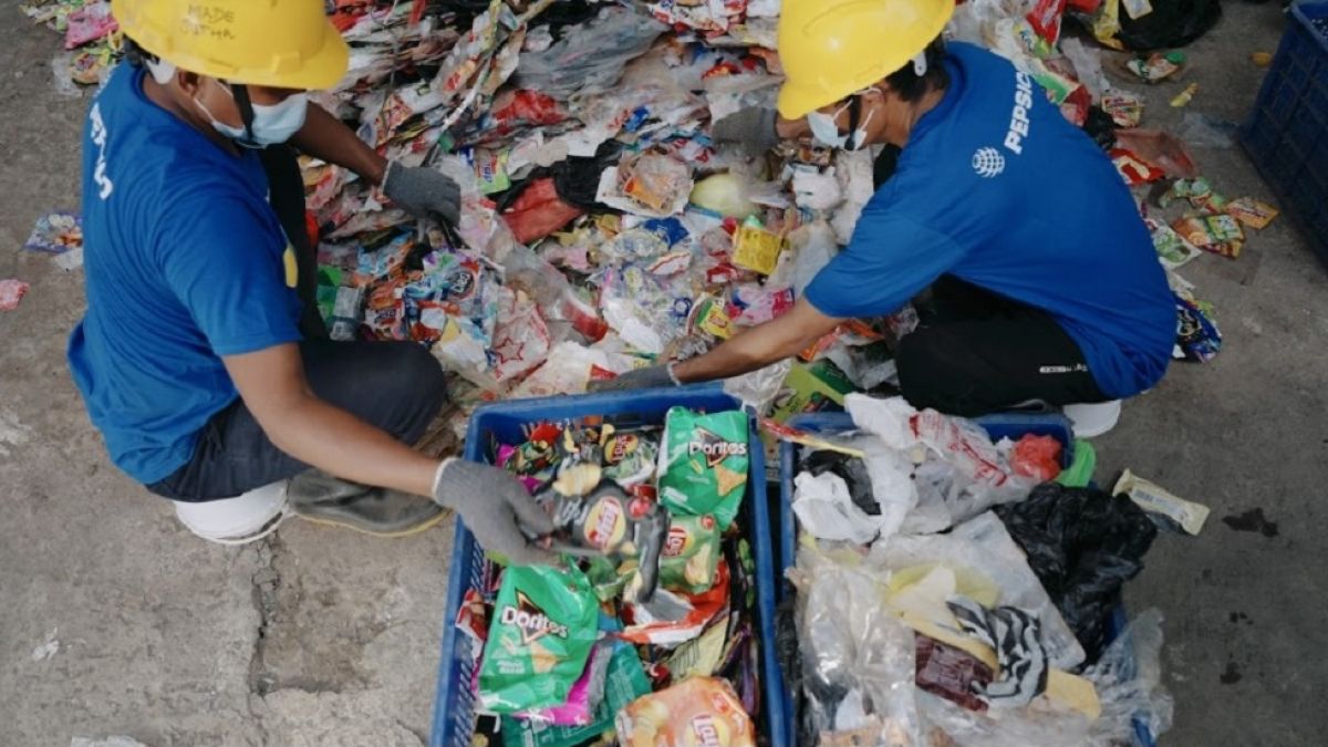 Sampah Plastik Bali Tak Cukup Diatasi dengan Memilah, Ini Masalah di Balik Daur Ulang