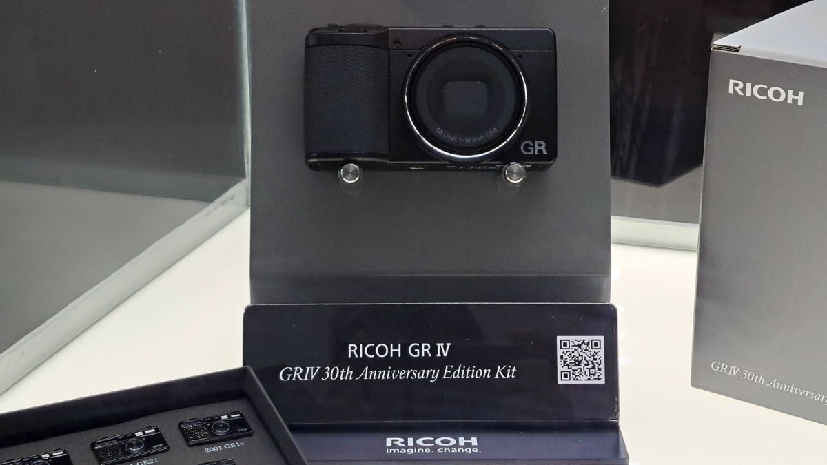RICOH GR IV 30th Anniversary Edition Cuma 50 Unit di Indonesia, Harga Rp33 Jutaan