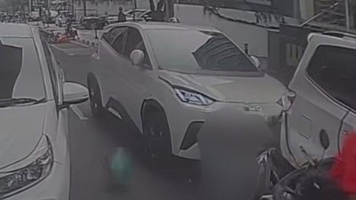 Sopir Mobil Listrik BYD Jadi Tersangka Usai Tabrak dan Lindas Ojol di Kawasan Blok M