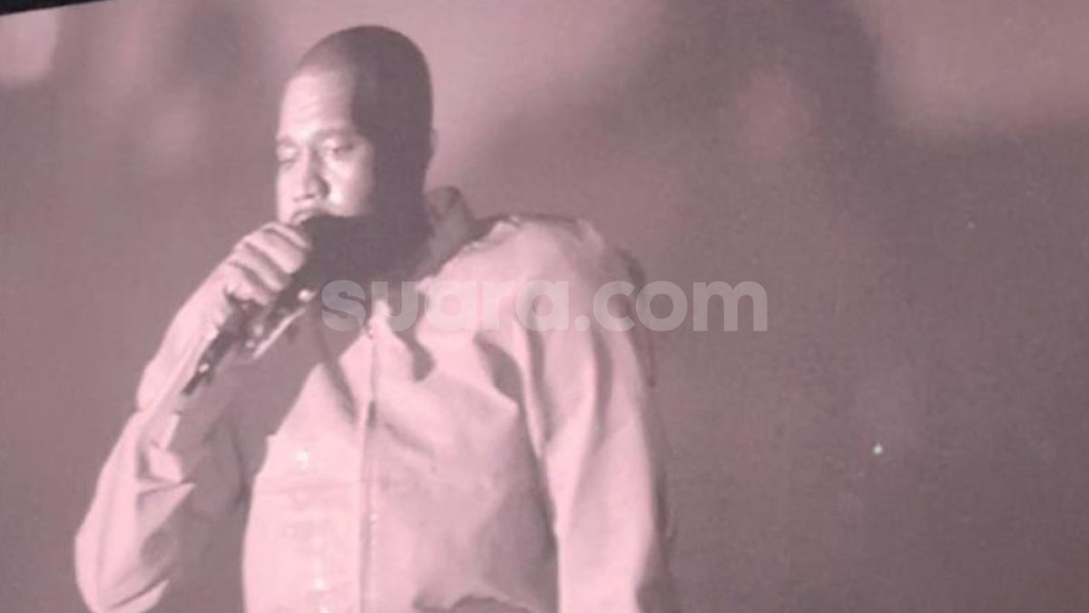 Lagu Runaway Menggema di SUGBK, Jadi Penutup Konser Kanye West di Jakarta
