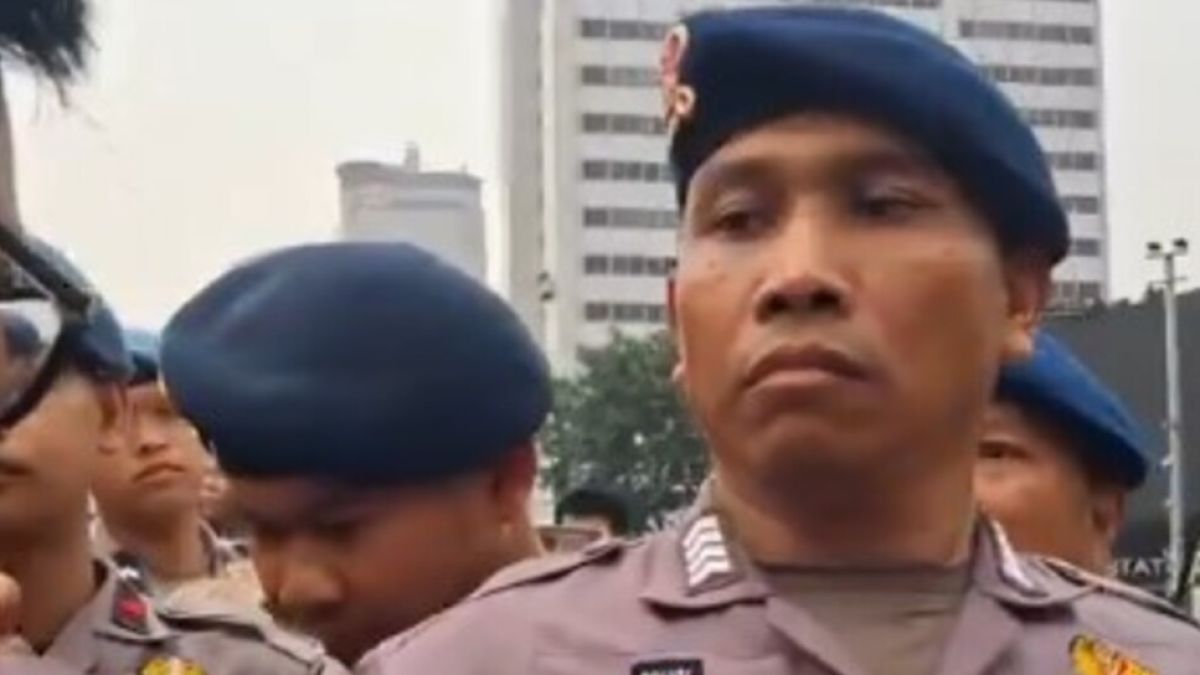 Bapak Kesal Sama Saya? Ini Buat Gaji Anda Juga! Ucapan Mahasiswa kepada Polisi