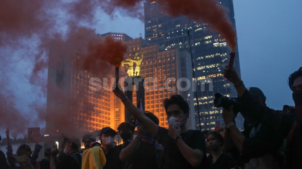 Gerak Cepat! Pasukan Oranye Sapu Bersih 26 Ton Sampah di Bundaran HI Pasca Demo